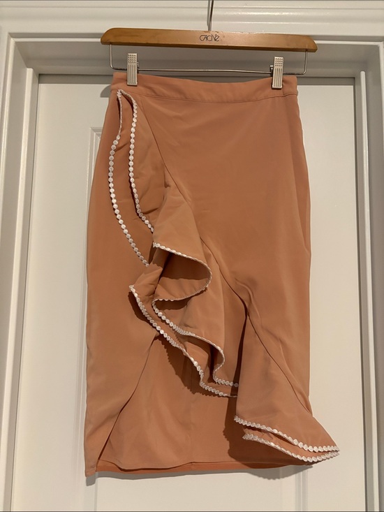 REVOLVE Dresses & Skirts - NWT NBD Revolve Ruffle-Trim Midi Skirt